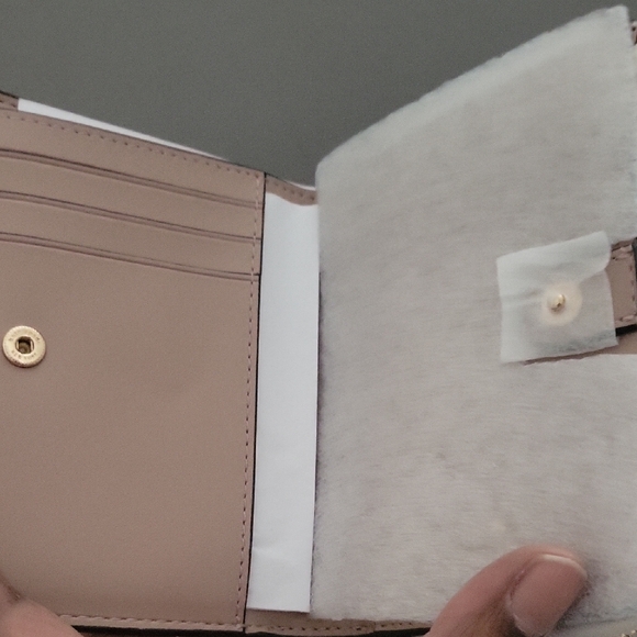 Kate Spade Zip Wallet - Picture 3 of 3